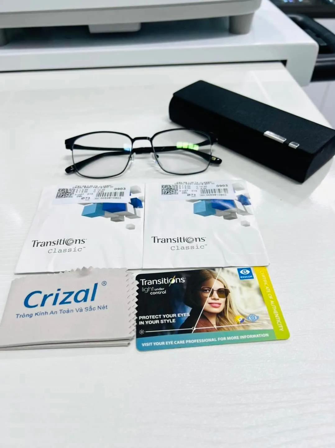 TRÒNG KÍNH ĐỔI MÀU