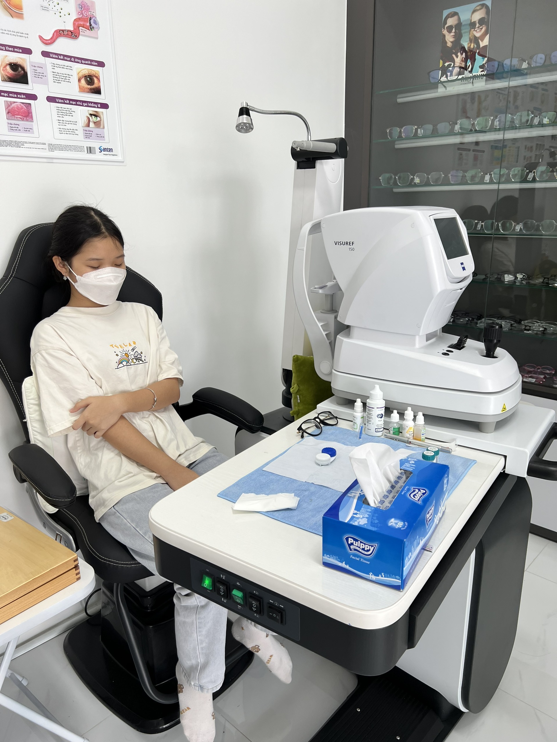 Kính Ortho-K trong điều trị kiểm soát cận thị