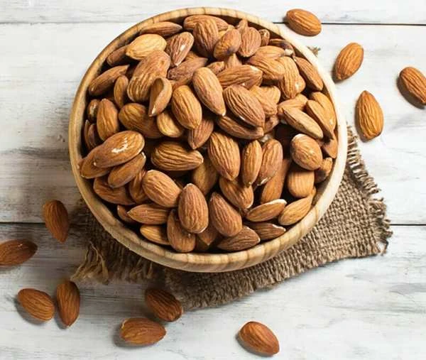 Hạnh nhân giàu vitamin E tốt cho chế độ dinh dưỡng cho mắt