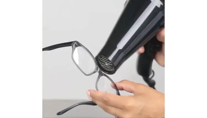 Sửa gọng kính bị lệch với máy sấy tóc