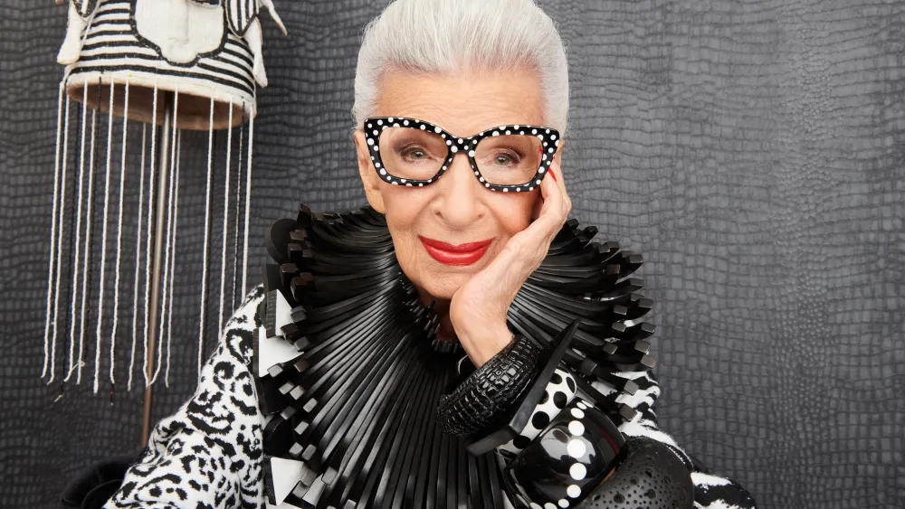 Iris Apfel và kính oversize cá tính