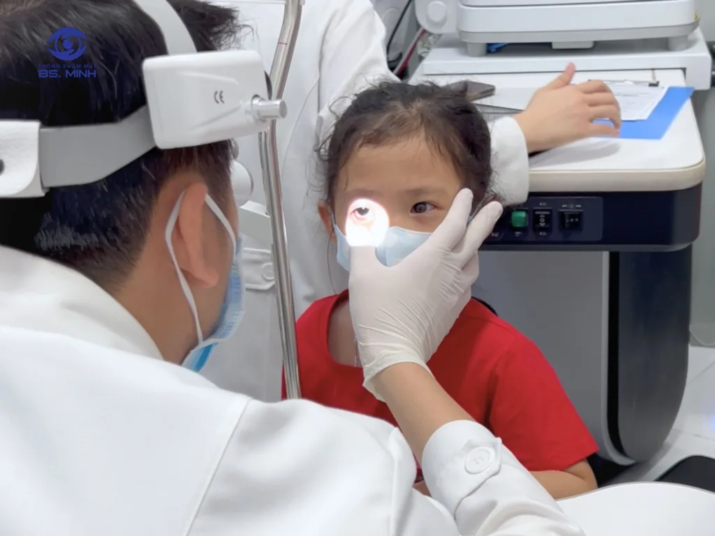 dau mat do nen lam gi va cach dieu tri