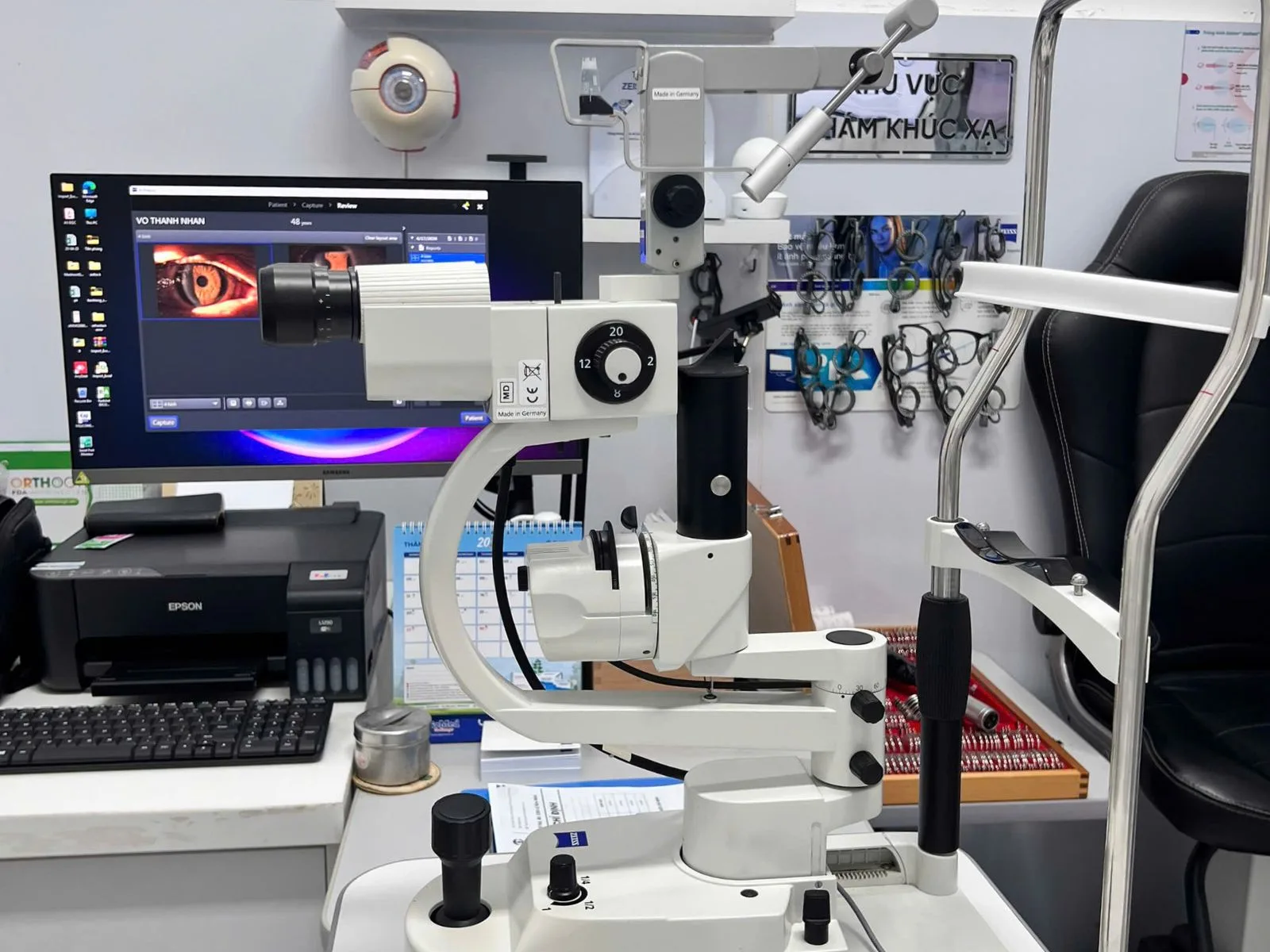 Máy khám mắt Zeiss Slitlamp SL115 tại Phòng khám mắt BS Minh Bến Tre
