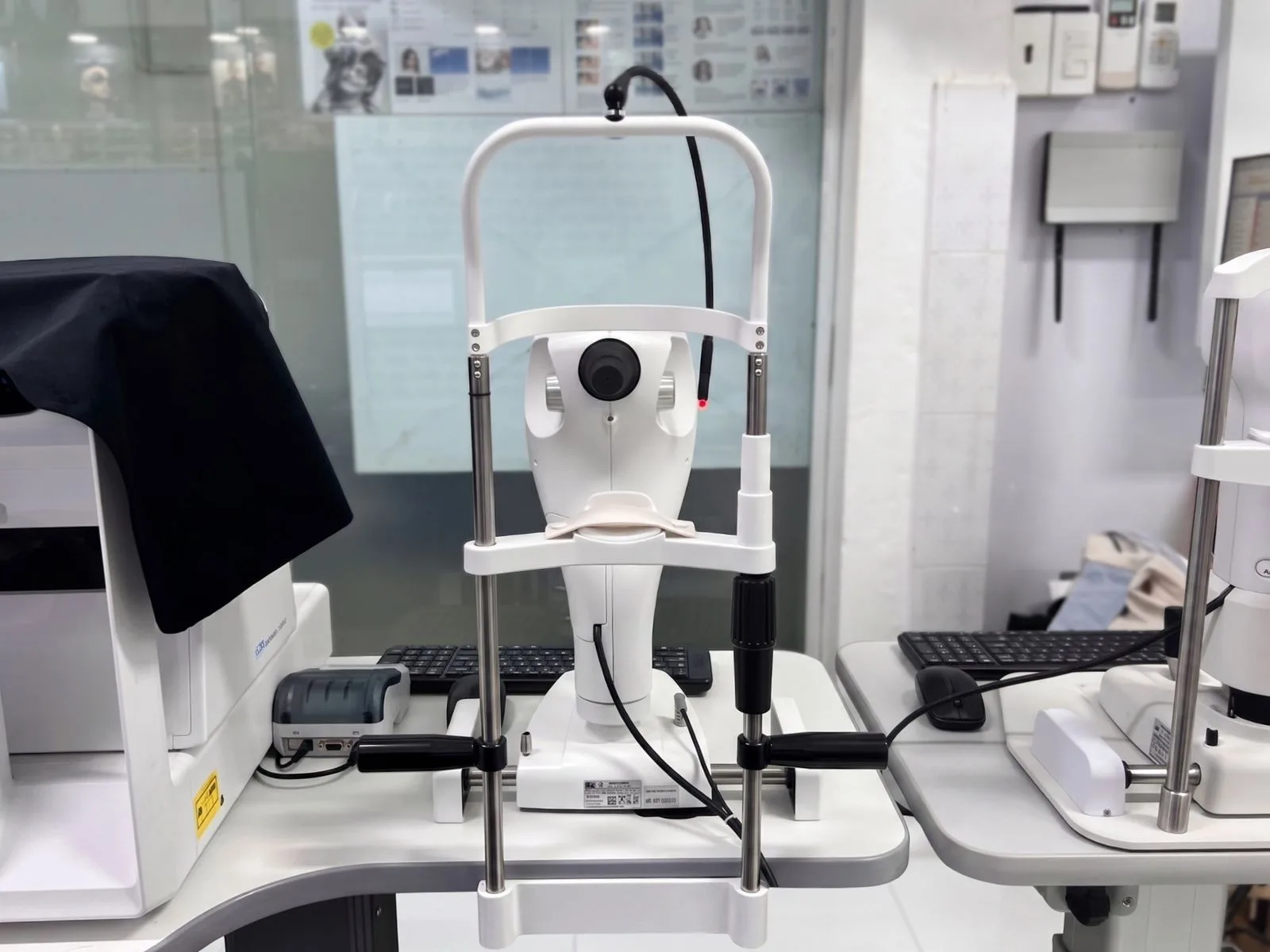 Máy chụp hình màu đáy mắt tại Mắt kính BS Minh Bến Tre