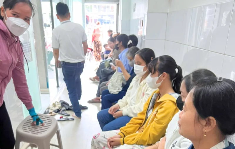 Khám mắt cho cả gia đình tại Bến Tre theo tuổi