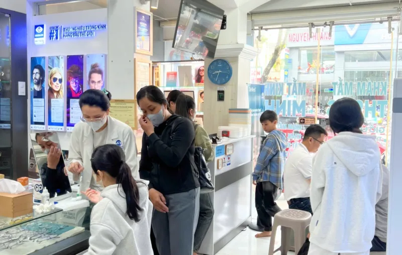 cách đặt lịch khám mắt bs minh bến tre