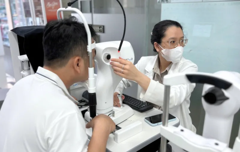 Ảnh soi đáy mắt kiểm tra võng mạc cho người nhìn mờ