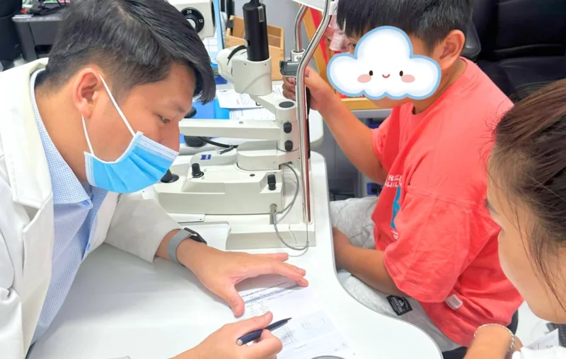 Trẻ em có mổ cận được không? Bác sĩ giải đáp