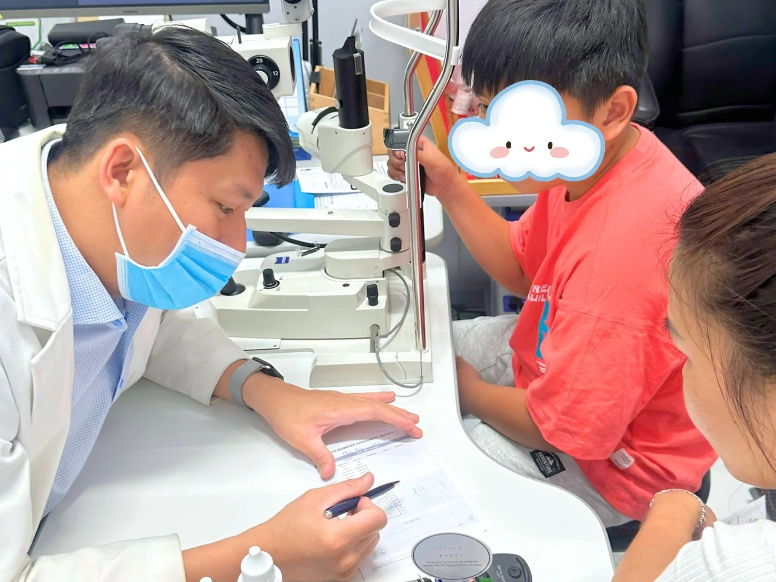 Trẻ em có mổ cận được không? Bác sĩ giải đáp