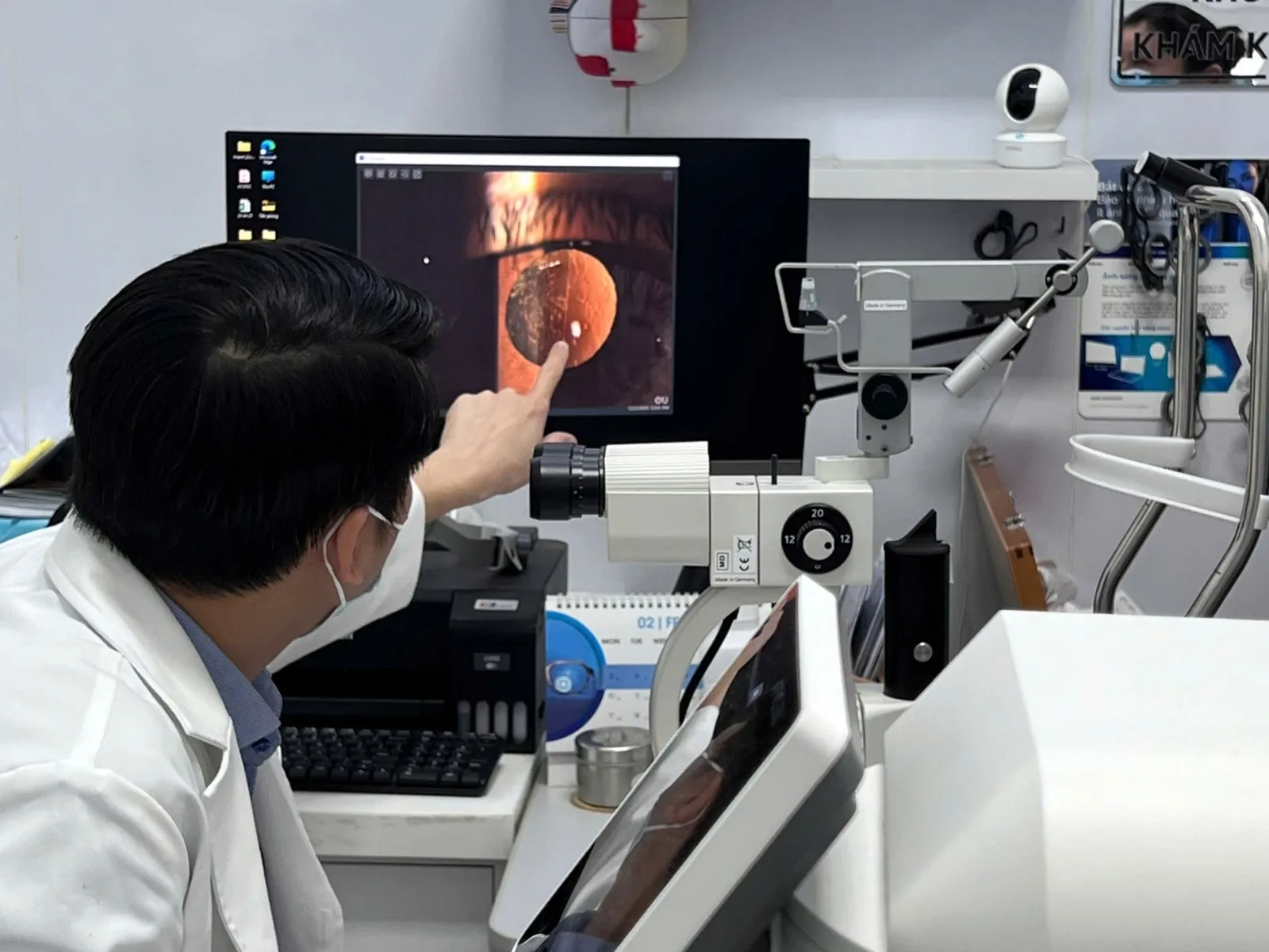 Khám mắt định kỳ tại phòng khám mắt ở Bến Tre