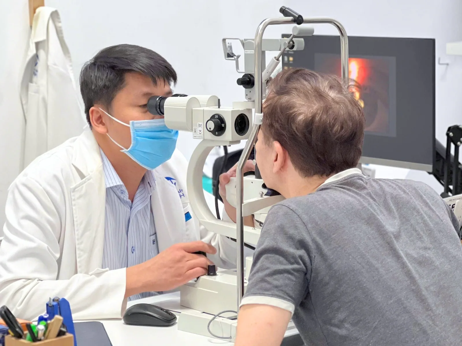 Khám mắt cho người ở Mỏ Cày: dấu hiệu cần đi sớm