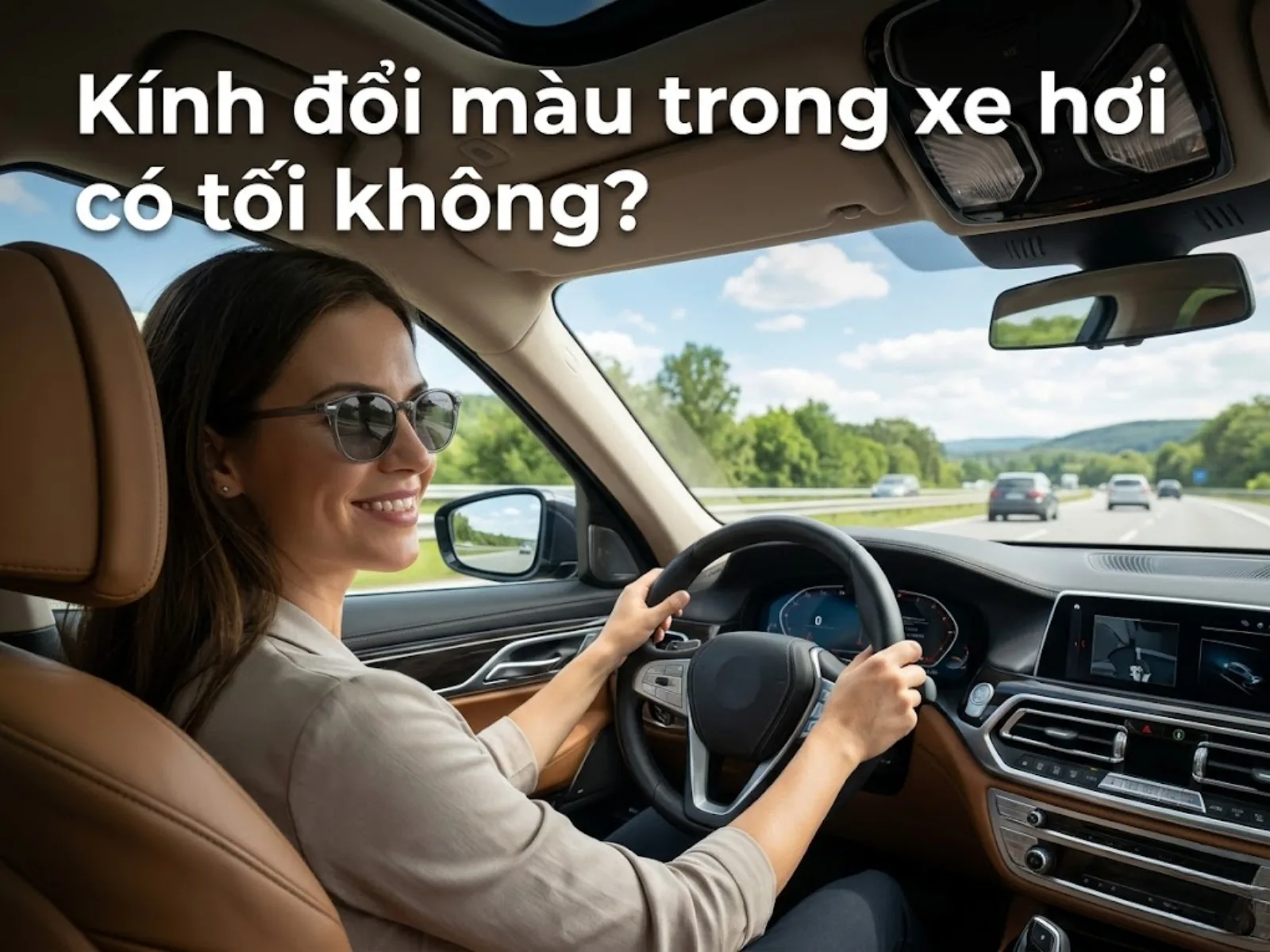 Kính đổi màu trong xe hơi có tối không?