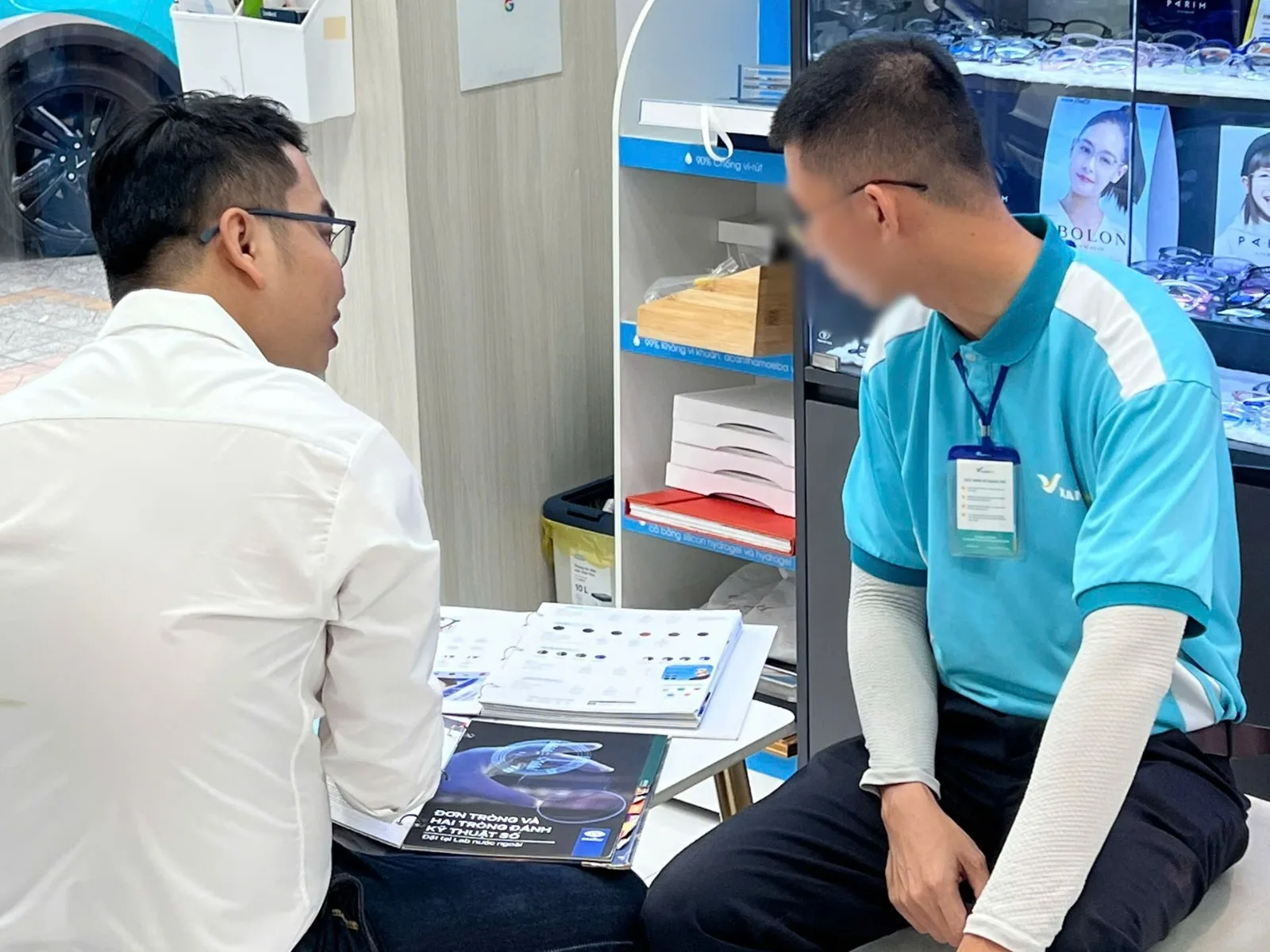 Cách chọn tròng kính cho tài xế