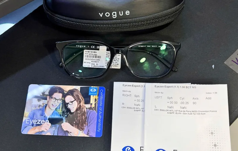 Essilor Eyezen là gì? Tròng kính cho người dùng màn hình nhiều